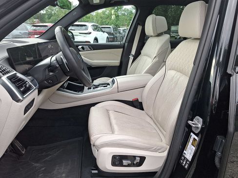 Used 2025 BMW X5 xDrive40i w/ M Sport Package AWD/4WD image 10