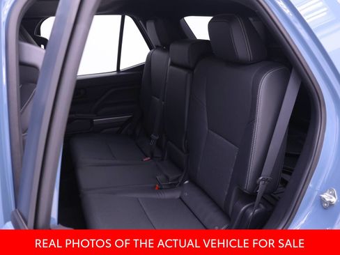 Certified 2025 Toyota 4Runner TRD Off-Road Premium AWD/4WD image 11