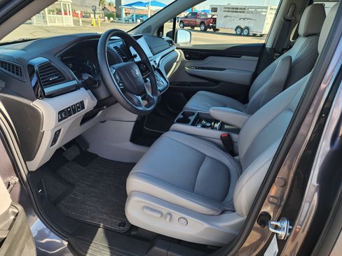 Used 2023 Honda Odyssey Touring image 18