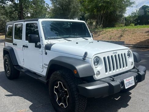 Used 2018 Jeep Wrangler Unlimited Sport S AWD/4WD image 3