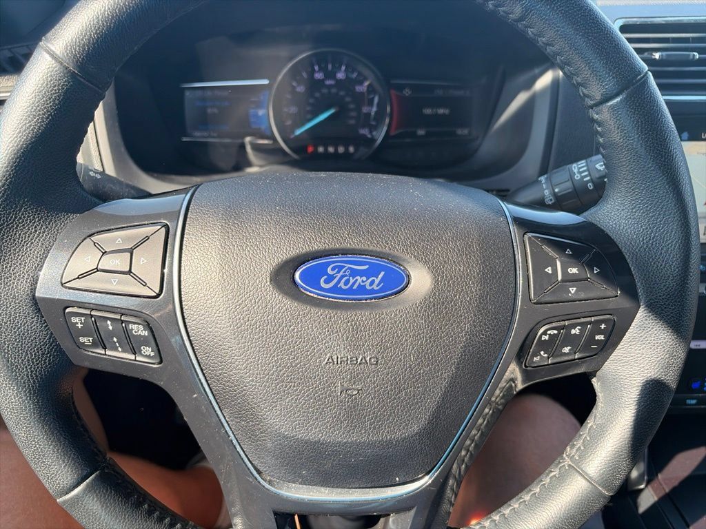 Used 2018 Ford Explorer Limited w/ Equipment Group 301A FWD image 21