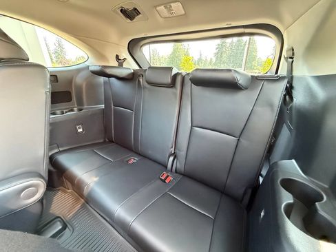 Used 2026 Toyota Highlander Platinum AWD/4WD image 17