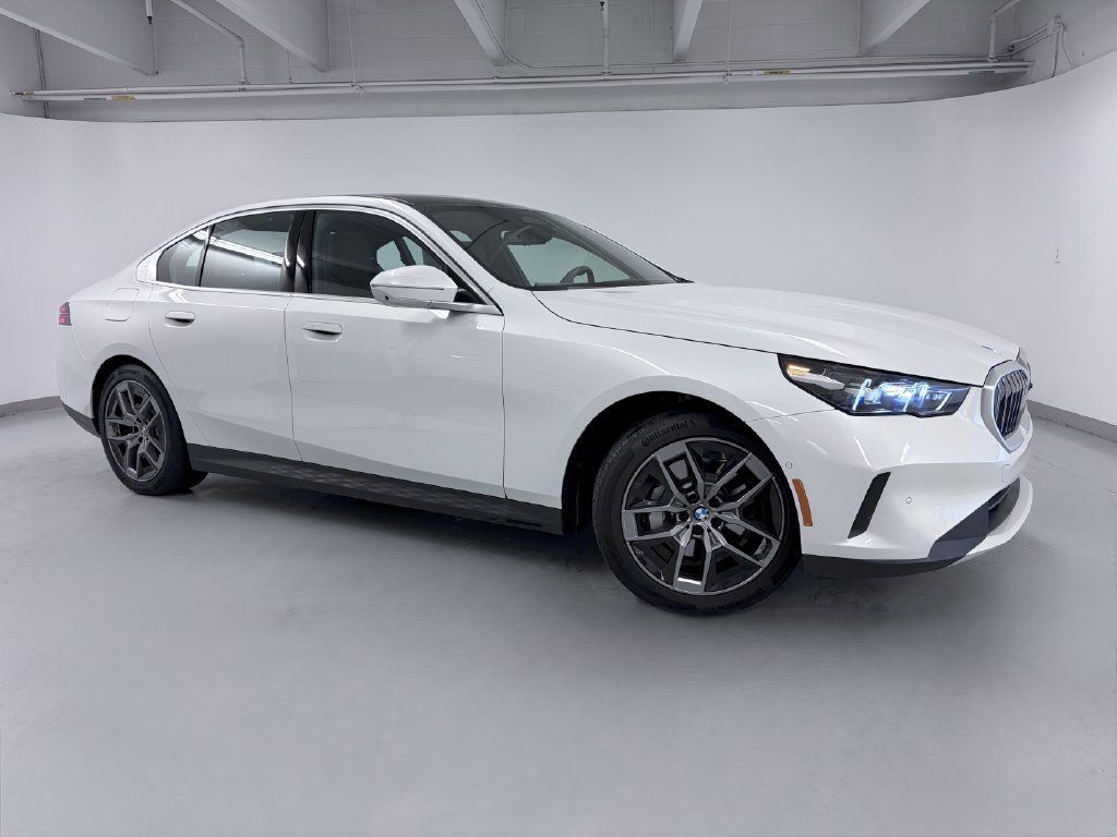 Certified 2026 BMW 530i xDrive w/ Executive Package AWD/4WD image 9