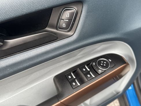 Used 2022 Ford Maverick Lariat w/ Lariat Luxury Package FWD image 16
