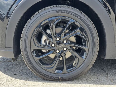 New 2027 Chevrolet Bolt RS w/ Technology Package FWD image 7