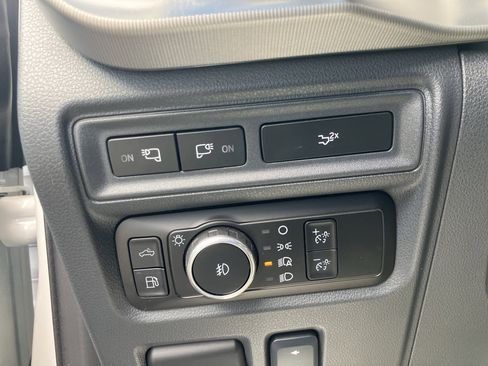 Used 2024 Ford F150 Lariat image 22