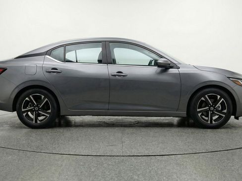 Used 2025 Nissan Sentra SV image 11