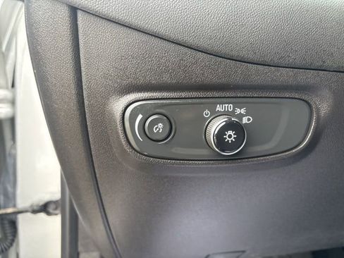 Used 2022 Chevrolet Equinox LT image 24