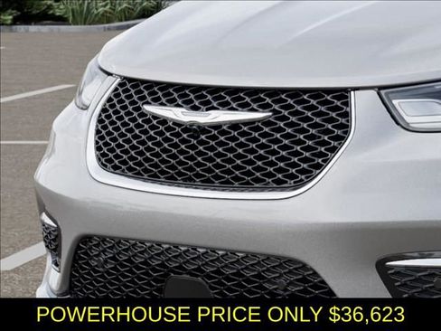New 2026 Chrysler Pacifica Select image 13