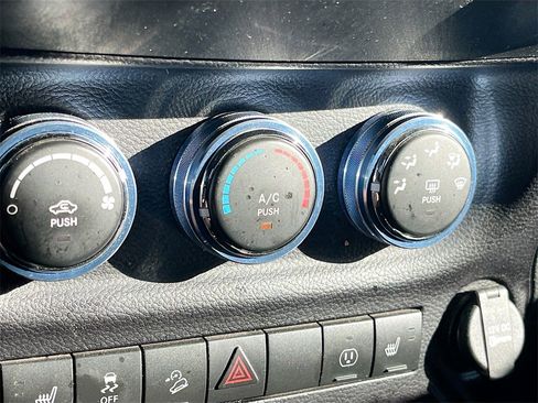 Used 2016 Jeep Wrangler Unlimited Sahara w/ Connectivity Group image 15