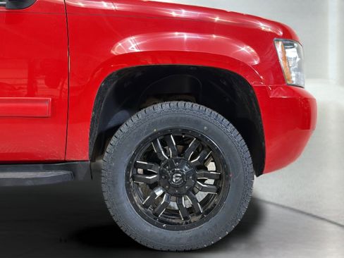 Used 2011 Chevrolet Avalanche LT w/ Luxury Package AWD/4WD image 34