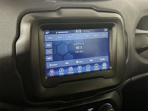 Used 2021 Jeep Renegade Latitude image 17