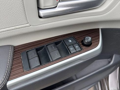 Used 2022 Toyota Sienna XLE image 21