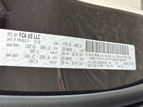 Used 2017 Chrysler Pacifica Touring-L Plus w/ Tire & Wheel Group image 5