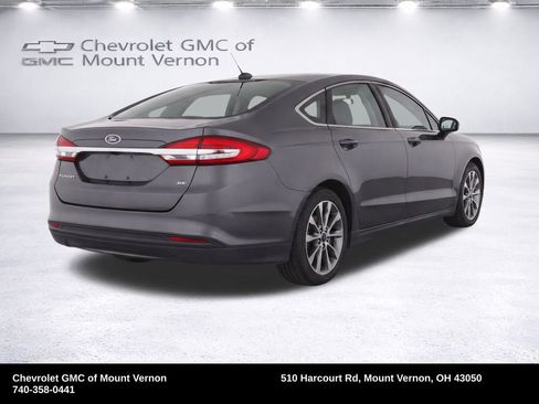 Used 2017 Ford Fusion SE w/ Fusion SE Technology Package FWD image 24