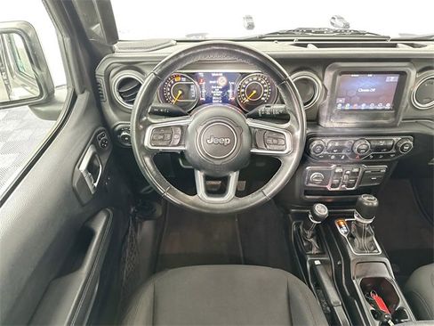 Used 2019 Jeep Wrangler Unlimited Sahara w/ Safety Group image 10