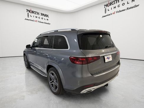 Used 2025 Mercedes-Benz GLS 450 4MATIC image 3