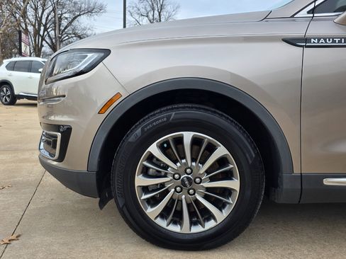 Used 2020 Lincoln Nautilus FWD w/ Equipment Group 101A image 28