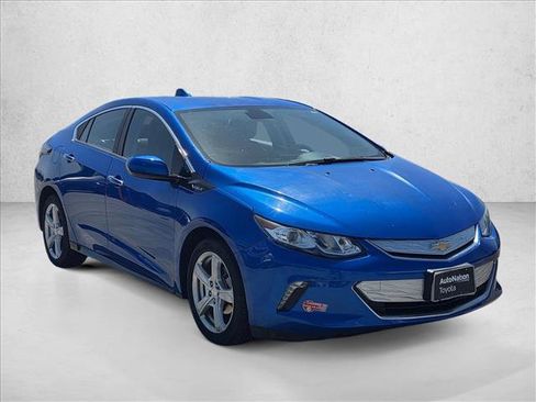 Used 2017 Chevrolet Volt LT FWD image 3