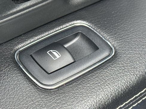 Used 2018 RAM 1500 Rebel w/ Luxury Group image 30