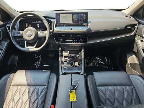 Used 2024 Nissan Rogue Platinum w/ Platinum Premium Package FWD image 13