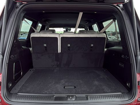 New 2026 Jeep Grand Wagoneer L 2WD image 24