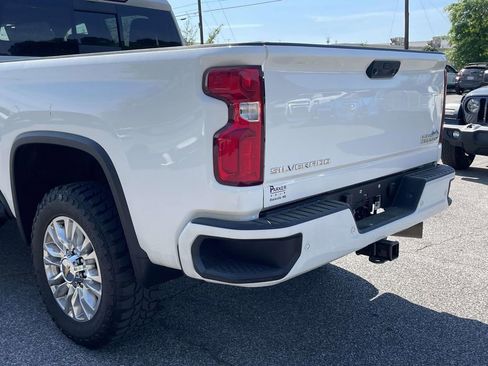 Used 2023 Chevrolet Silverado 2500 High Country AWD/4WD image 16