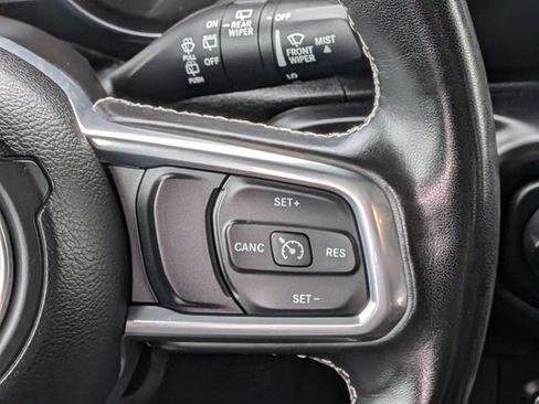 Used 2022 Jeep Wrangler Unlimited Sahara w/ LED Lighting Group AWD/4WD image 19