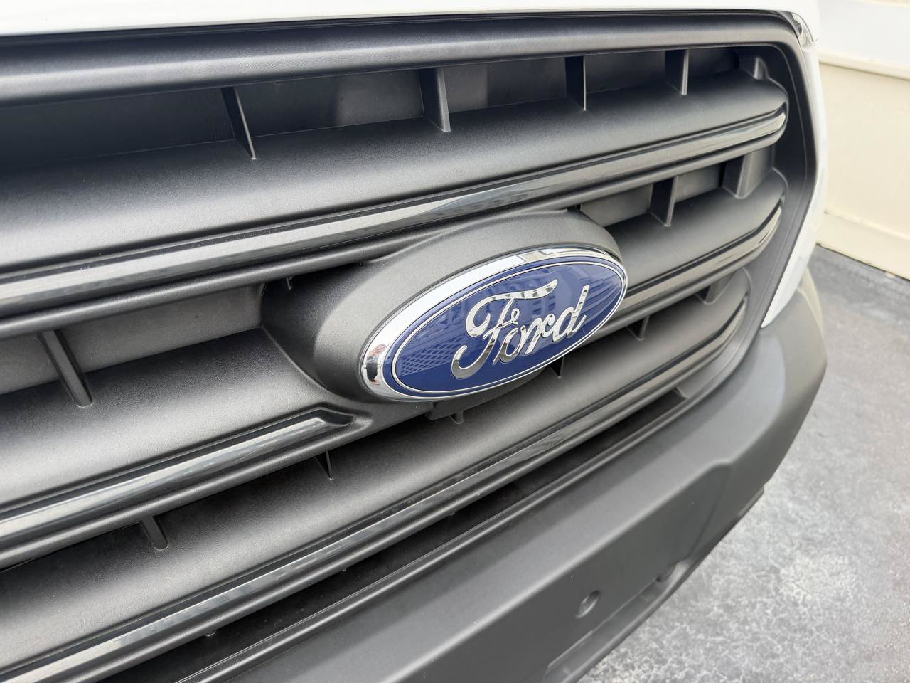 Used 2022 Ford Transit 250 Low Roof w/ Exterior Upgrade Package RWD image 32