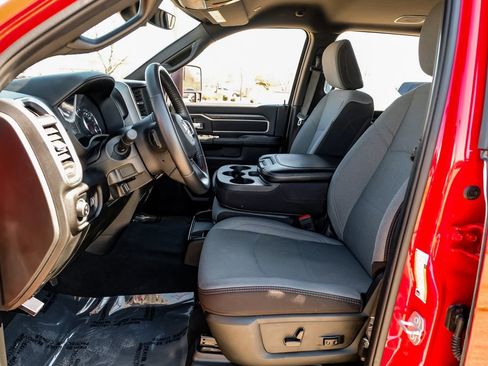 Used 2024 RAM 2500 Big Horn w/ Bed Utility Group image 30