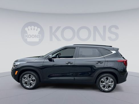 Used 2024 Kia Seltos S AWD/4WD image 2