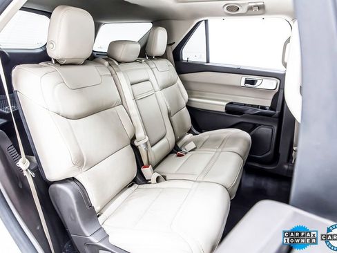 Used 2020 Ford Explorer Platinum w/ Premium Technology Package image 34