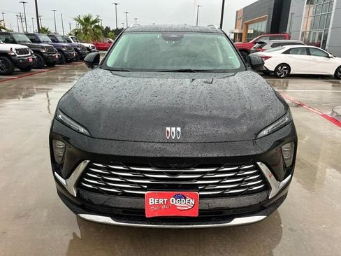 Used 2024 Buick Envision Preferred AWD/4WD image 2