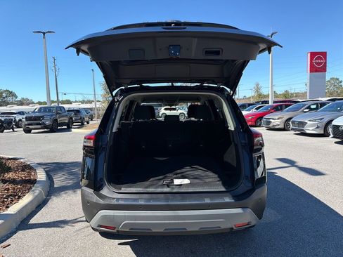 Certified 2023 Nissan Rogue SV image 9