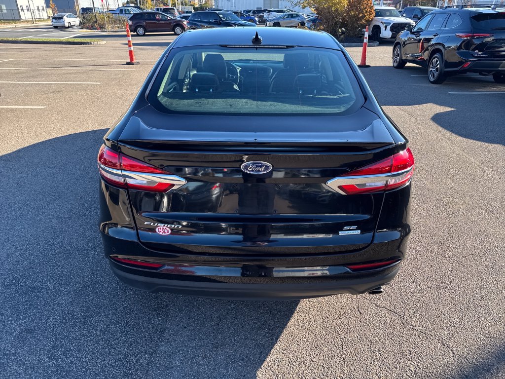 Used 2019 Ford Fusion SE w/ Equipment Group 151A FWD image 6
