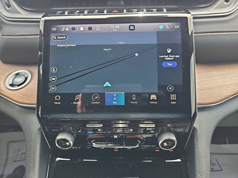 Used 2022 Jeep Grand Cherokee Summit w/ Luxury Tech Group V AWD/4WD image 24