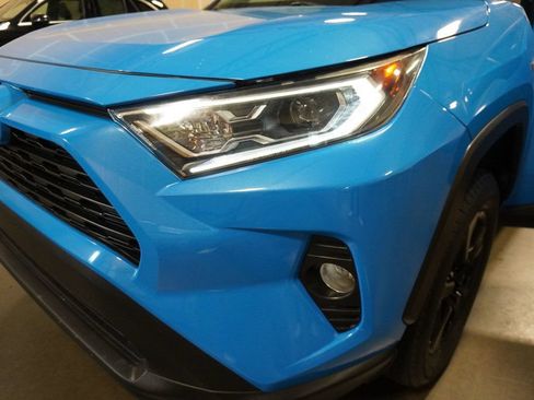 Used 2019 Toyota RAV4 XLE AWD/4WD image 5