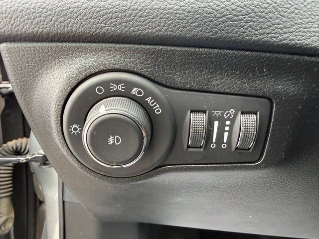 Used 2017 Jeep Compass Limited w/ Navigation Group AWD/4WD image 27