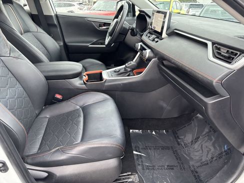 Used 2024 Toyota RAV4 Adventure image 31