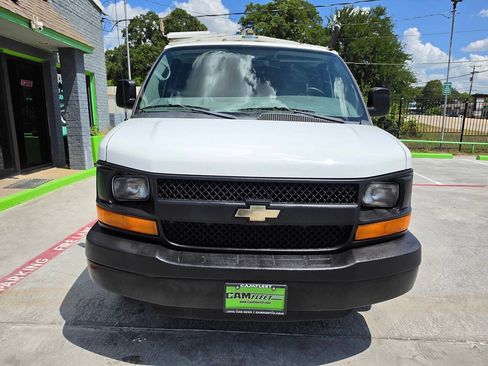 Used 2012 Chevrolet Express 2500 w/ Cold Climate Package RWD image 7