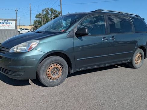 Used 2005 Toyota Sienna CE FWD image 1