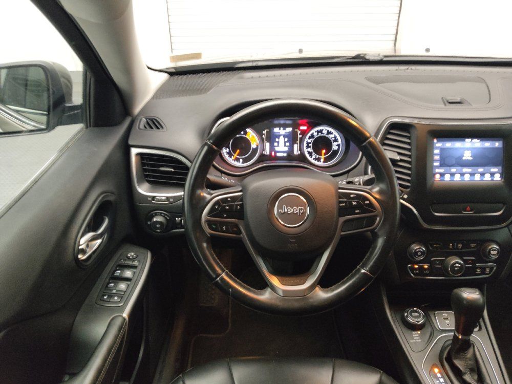 Used 2019 Jeep Cherokee Latitude Plus AWD/4WD image 22