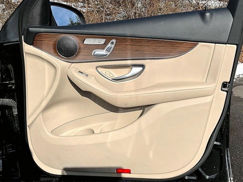 Certified 2022 Mercedes-Benz GLC 300 4MATIC image 19