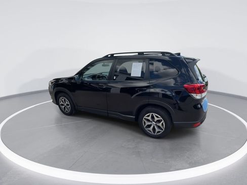 Used 2024 Subaru Forester Premium AWD/4WD image 6
