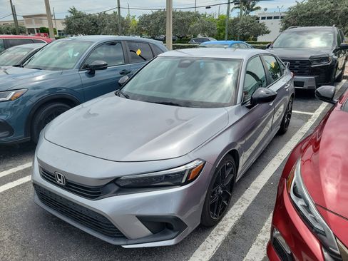 Used 2022 Honda Civic Sport image 2