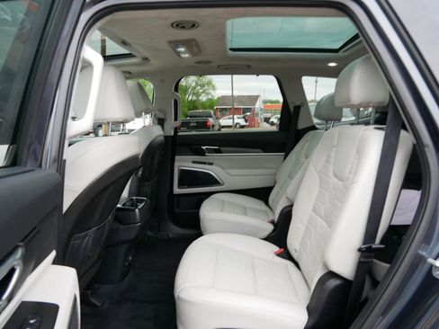 Used 2022 Kia Telluride SX w/ SX Prestige Package AWD/4WD image 11