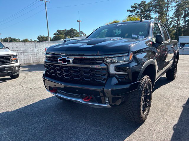 Used 2025 Chevrolet Silverado 1500 ZR2 w/ Technology Package AWD/4WD image 6