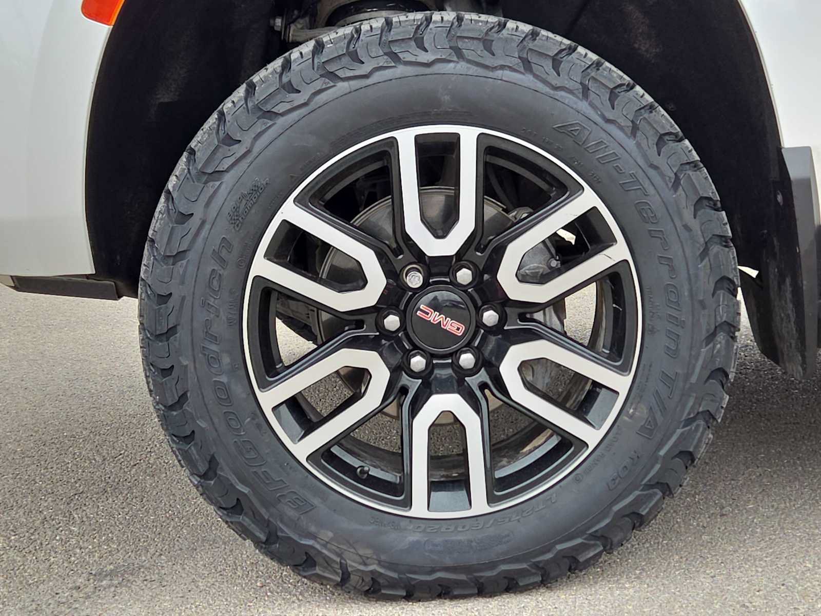 Used 2021 GMC Yukon XL AT4 AWD/4WD image 12