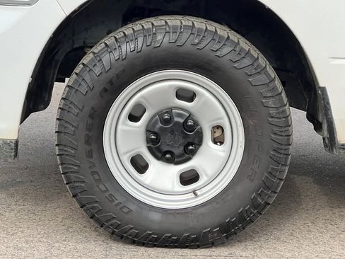 Used 2017 RAM 1500 Express image 33