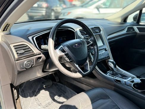 Used 2014 Ford Fusion SE w/ Equipment Group 502A FWD image 14